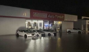 Tormenta costera vuelve a inundar el noreste de EE. UU. y deja miles sin electricidad