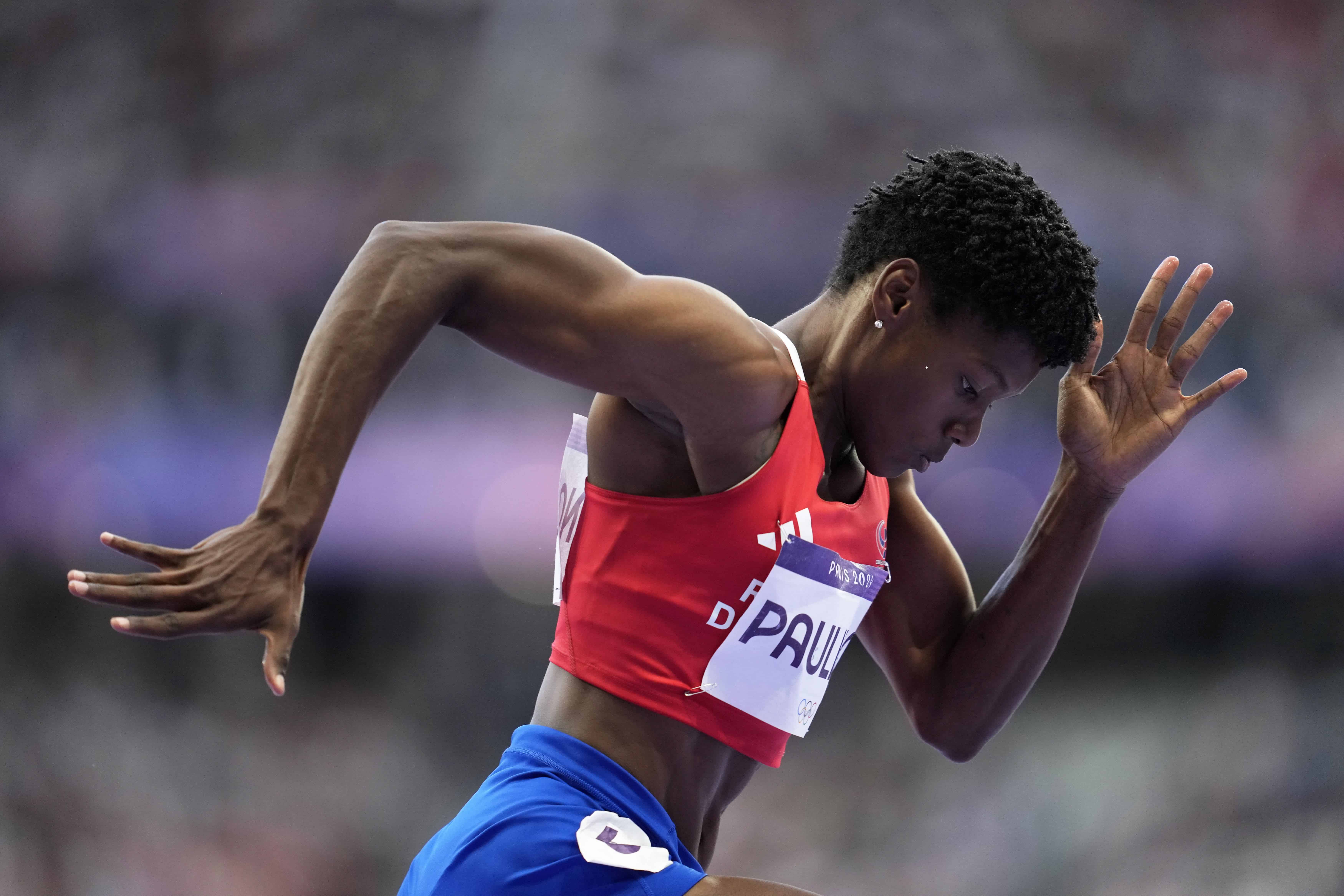 Marileidy Paulino, de República Dominicana, comienza en la final femenina de 400 metros en los Juegos Olímpicos de Verano de 2024, el viernes 9 de agosto de 2024, en Saint-Denis, Francia.