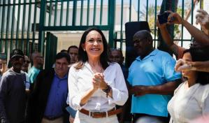 Maduro recibirá salvoconductos para que deje el poder en Venezuela, garantiza líder opositora