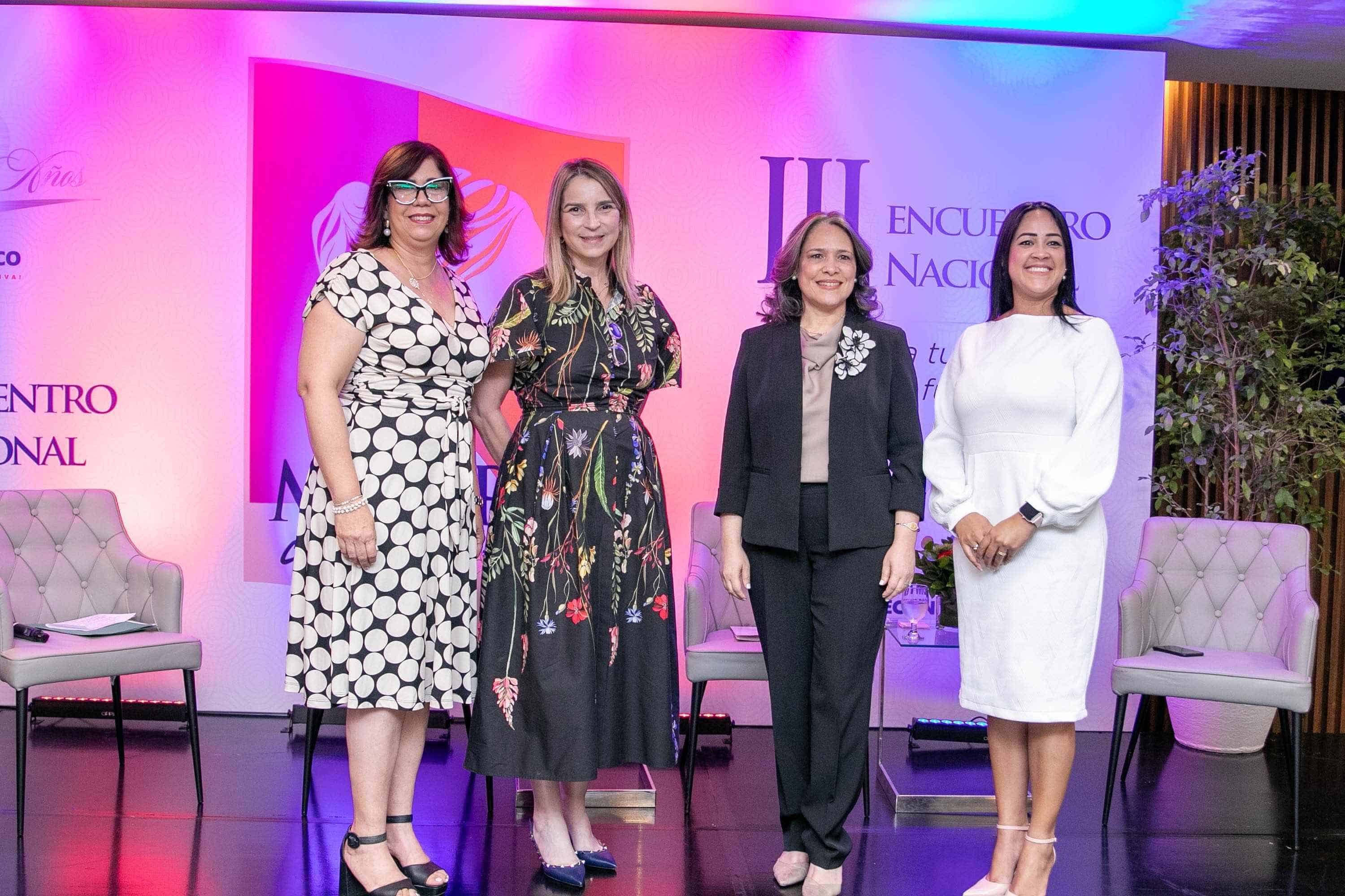 Elsy Fernández, Aurin Rodríguez, Yara Hernàndez  e Isaura Segura.