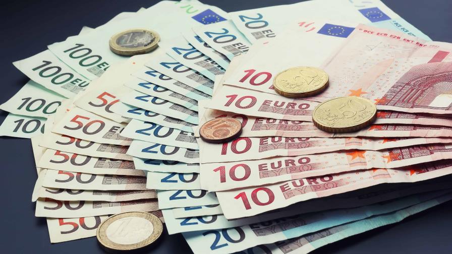 El euro cierra en 1,0923 dólares una semana marcada por la volatilidad