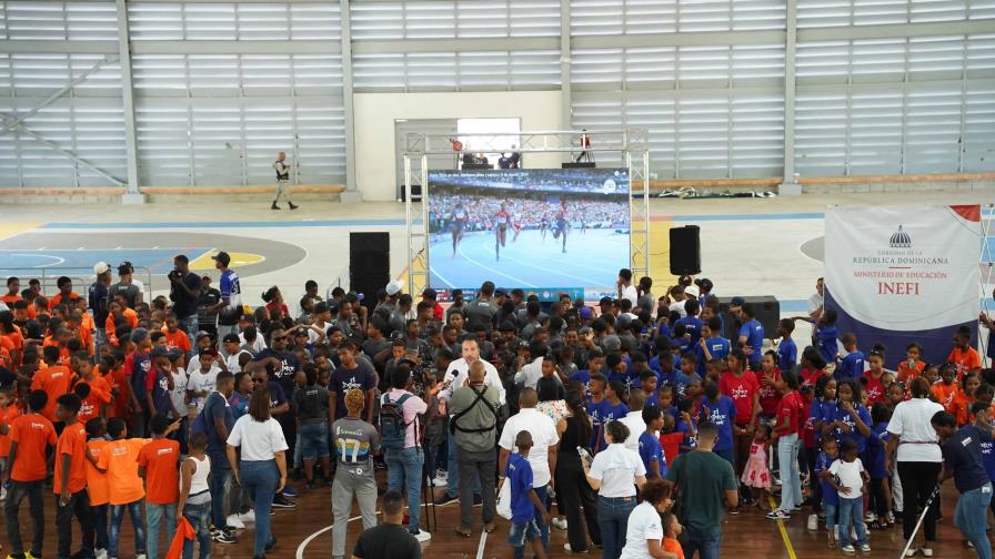 INEFI proyecta el triunfo de Marileidy Paulino a estudiantes del Nuevo Domingo Savio