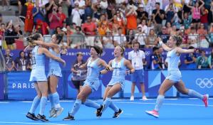 Las Leonas argentinas se suben al podio otra vez. Bronce tras vencer a B&eacute;lgica en Par&iacute;s