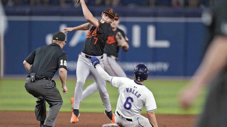 Eloy Jiménez pega tres hits y Orioles se colocan líderes divisionales en solitario