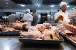 Comerciantes afirman que el precio del pollo se mantiene estable y no hay escasez