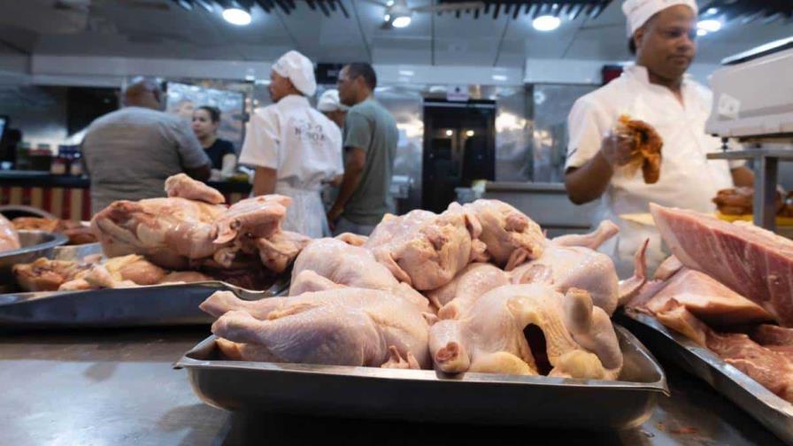 Comerciantes afirman que el precio del pollo se mantiene estable y no hay escasez