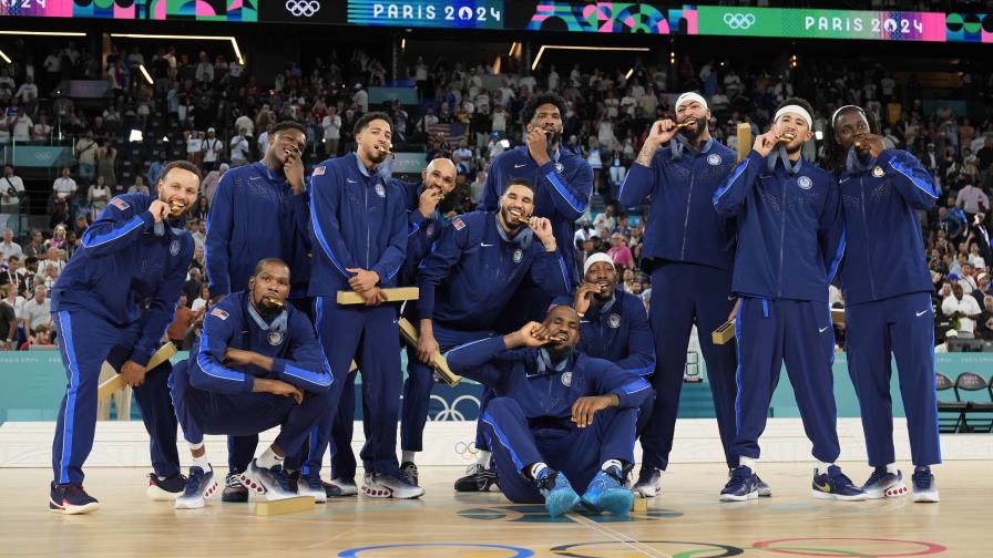 Curry, Durant y LeBron guían a Estados Unidos hacia su decimoséptimo titulo