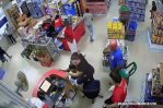 Policías apresan a dos hombres vinculados a asalto en supermercado de Hato Nuevo