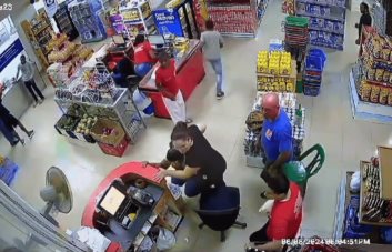 Policías apresan a dos hombres vinculados a asalto en supermercado de Hato Nuevo