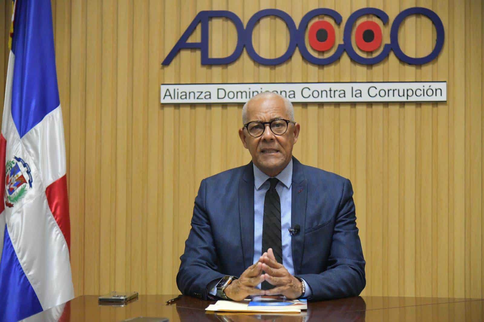 <div><strong>Julio César Tiburcio</strong></div><div><strong><br></strong></div><div><i>Presidente de la Alianza Dominicana contra la Corrupción (Adocco)</i></div><div><i><br></i></div>"El presidente Abinader ha demostrado que escucha al pueblo, priorizando sus voces por encima de decisiones unilaterales"