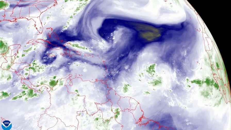 Sube la probabilidad de que una activa onda tropical alcance la categoría de ciclón tropical