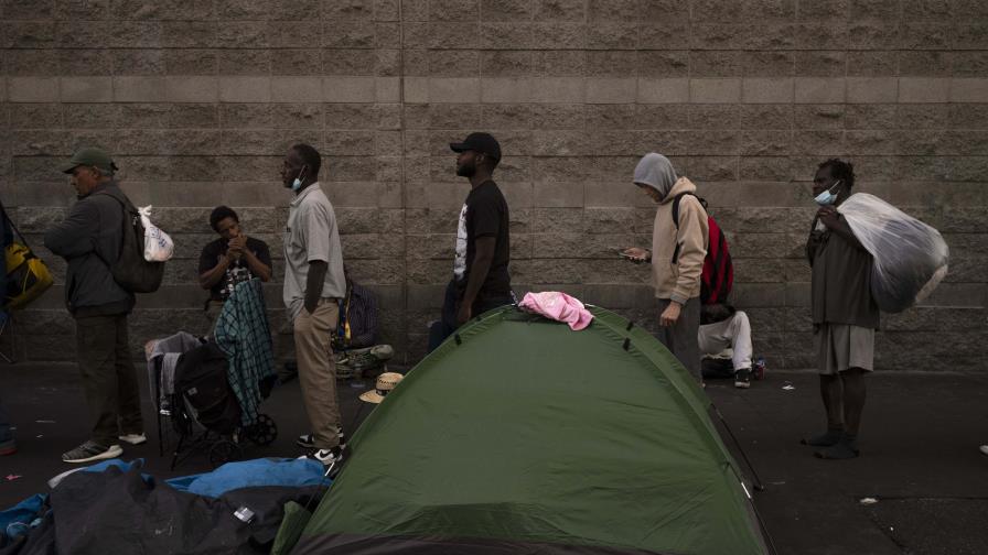 Todos reconocen que EEUU vive una crisis de indigentes, pero no coinciden en cómo abordarla