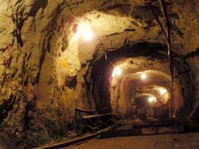 Derrumbe de mina deja 15 mineros muertos