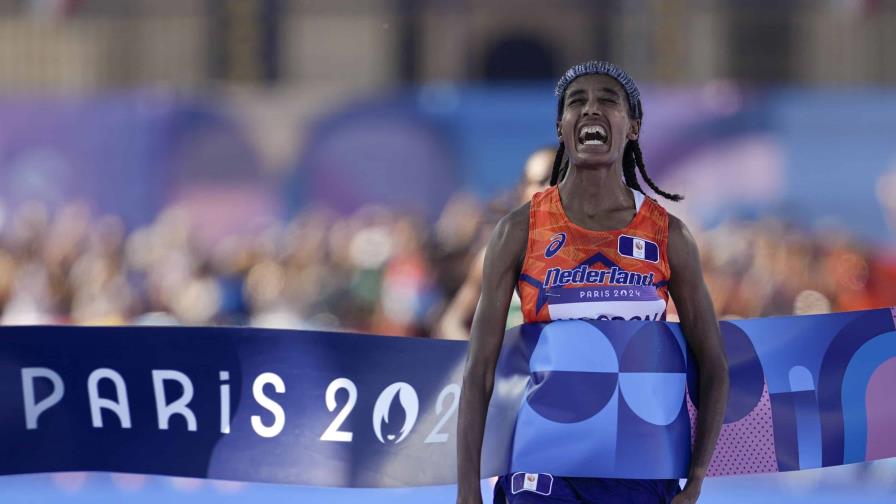Sifan Hassan se corona en el maratón femenino, su 3ra medalla olímpica de fondo en París Sifan Hassan se corona en el maratón femenino, su 3ra medalla olímpica de fondo en París