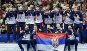 Serbia derrota 13-11 a Croacia para su tercer oro consecutivo en waterpolo masculino olímpico