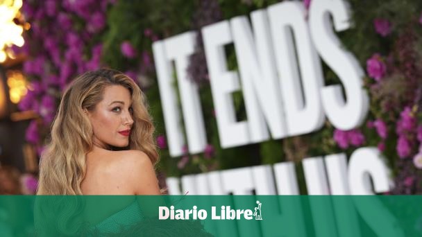 Pareja Reynolds-Lively domina las taquillas de Norteamérica