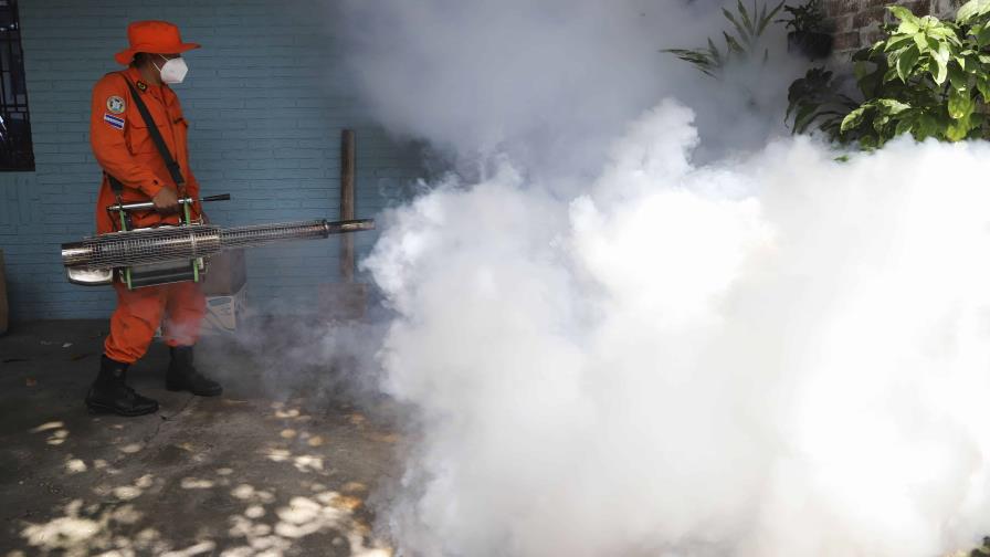 Sube a siete el número de niños fallecidos por dengue en El Salvador, que sigue en alerta roja