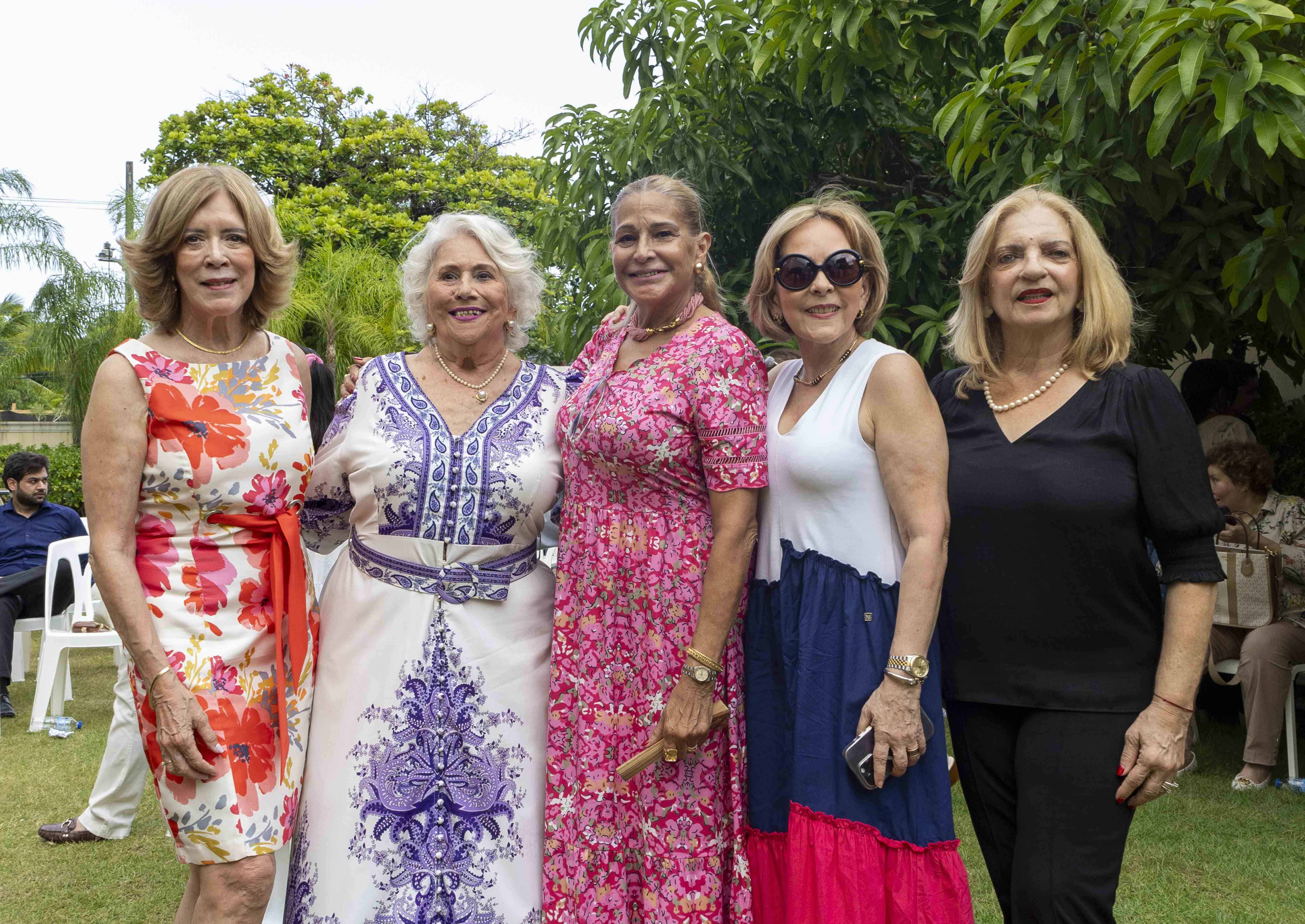 Queti de León Betances, Silvia de Pou, Yolanda Guerrero, Marianela Paulino y Armidys Castellanos.