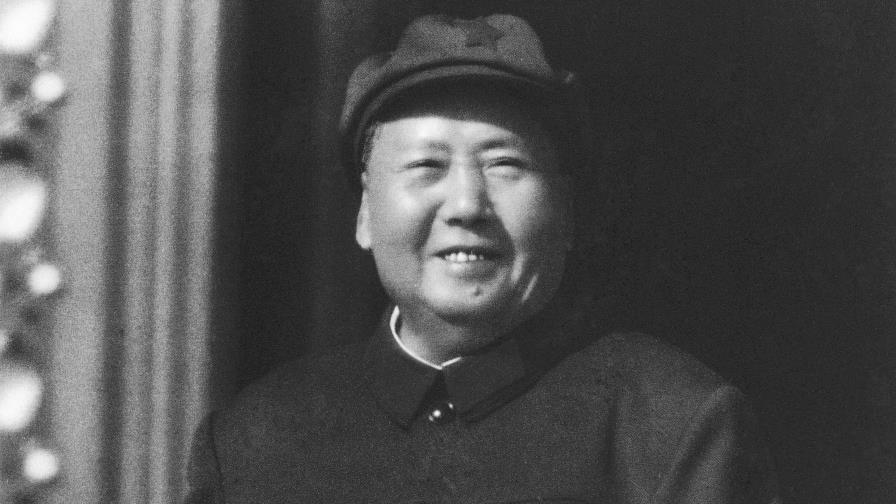 El pensamiento de Mao: "Ganar medallas es  elitista y burgués"