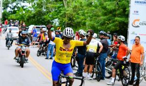Mercedes y Fernández ganan 6ta Puntuable Ciclismo Cibao