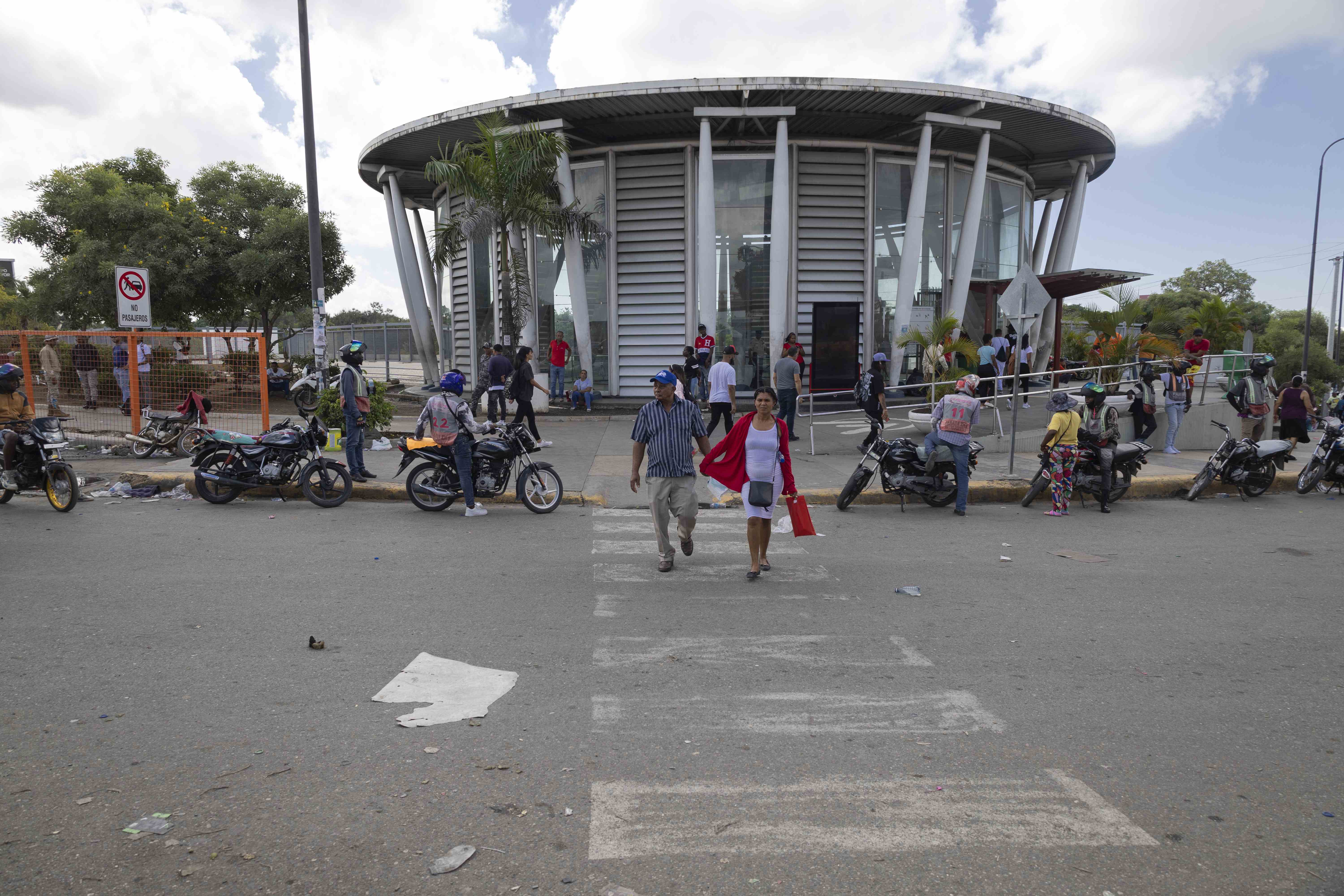 Estación María Montez.