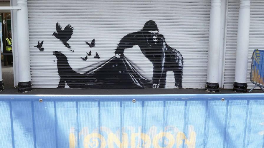 Mural de Banksy en el zoológico de Londres continúa pistas de animales salvajes