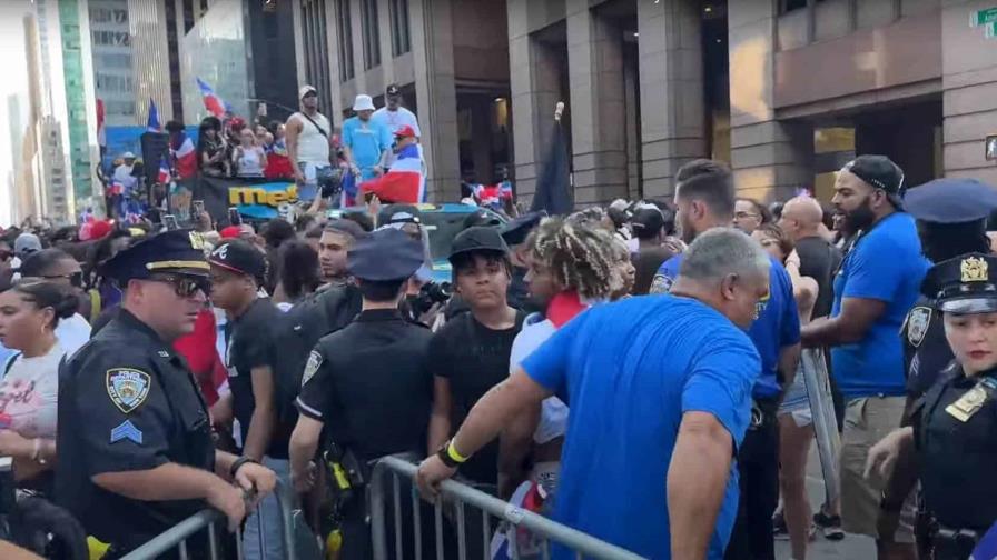 Policía cerró el Desfile Dominicano de NY por varios pleitos entre los participantes