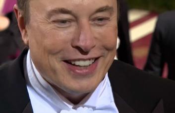 De la inmigración a Biden, Musk y Trump hablan en X pese a ciberataque