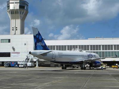 Nicolás Maduro: Puerto Rico reanuda sus operaciones aéreas