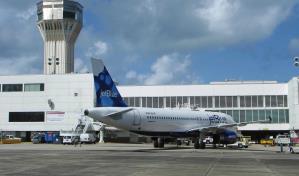 Al menos 18 vuelos cancelados en el aeropuerto de Puerto Rico por la tormenta Ernesto