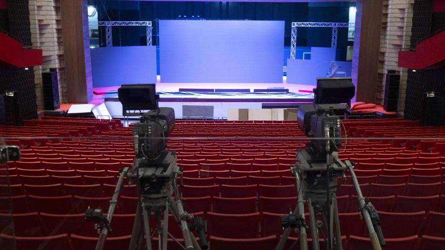 El Teatro Nacional se convierte en Asamblea Nacional para toma de posesión