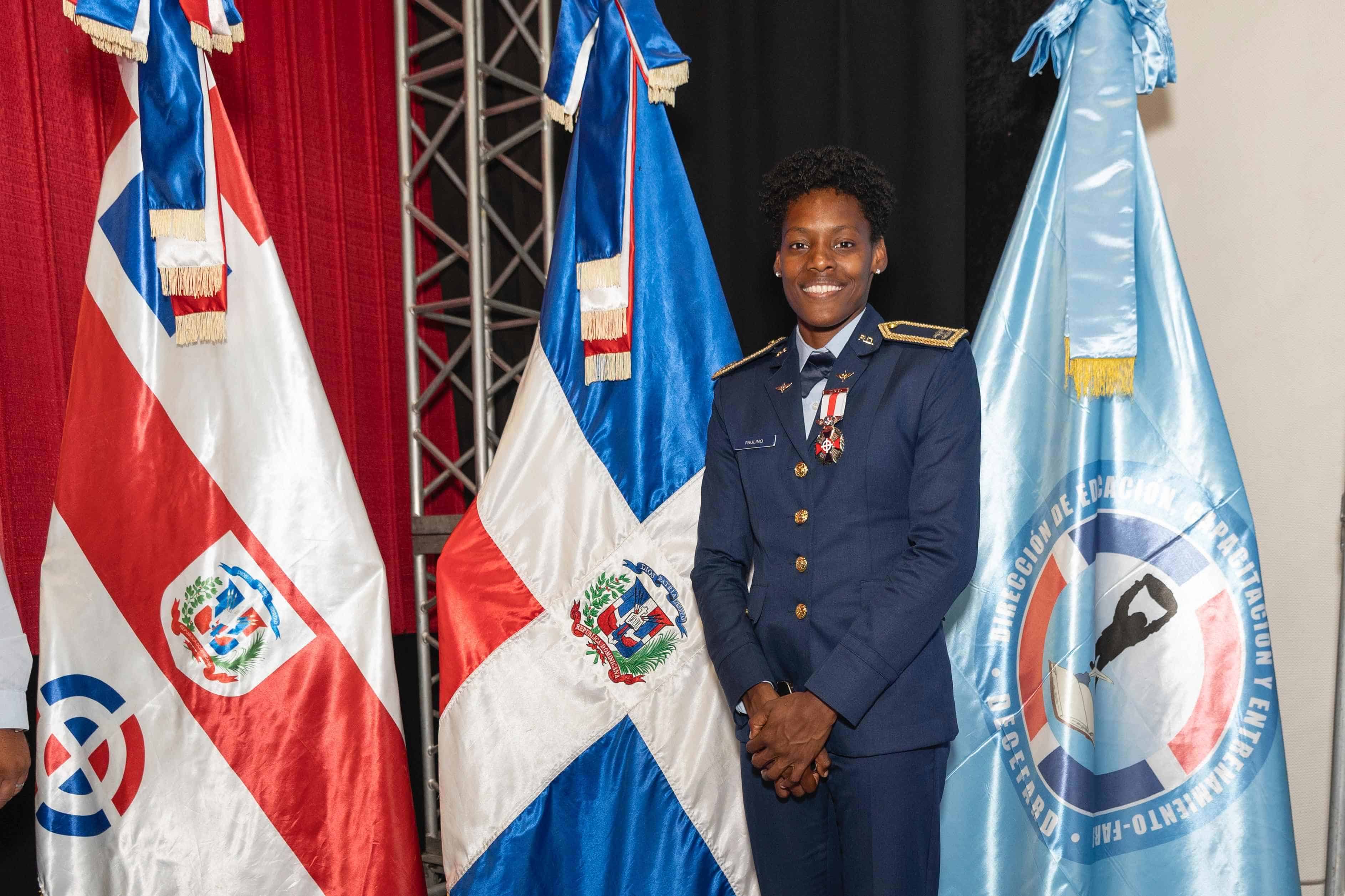 Marileidy Paulino después de ser ascendida por la Fuerza Aérea.