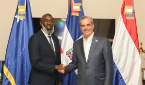 Abinader sostiene reunión bilateral con primer ministro de Curazao, Gilmar Pisas