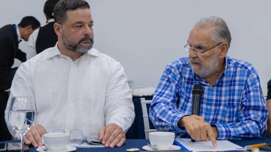 Armando Paíno Henríquez se reúne con viceministros y directores de Medio Ambiente