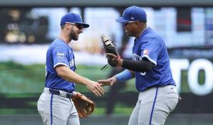 Bobby Witt Jr. jonronea en lanzamiento fuera de la zona  y Reales superan 4-1 a Mellizos