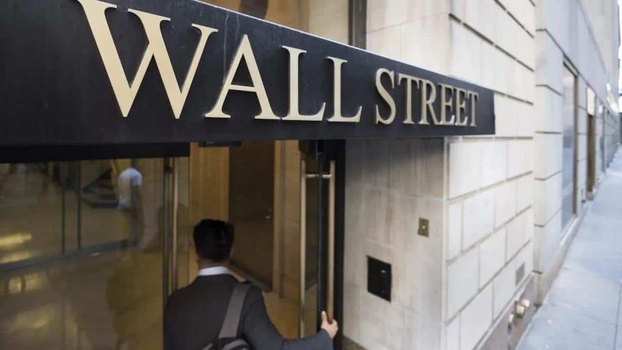 Wall Street cierra con ligeras subidas después de datos de inflación en EE.UU.