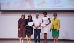 Educación reconoce a docentes y escuelas que alfabetizaron a más del 90 % de sus estudiantes