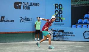 El dominicano Bertrán doblega al boliviano Zeballos y da el primer punto a su país