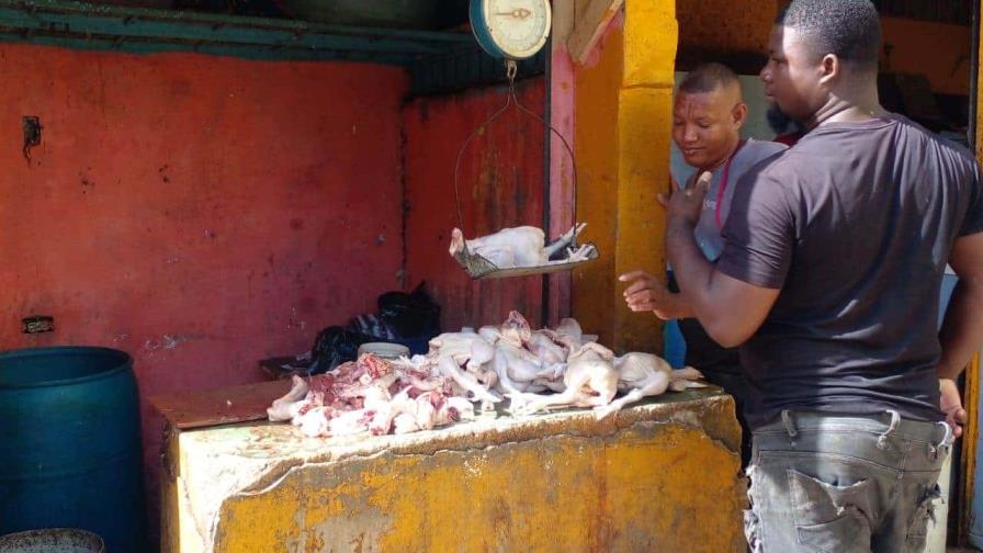 Escasez y alza de precio del pollo en Higüey: se vende entre RD$85 y RD$100 la libra