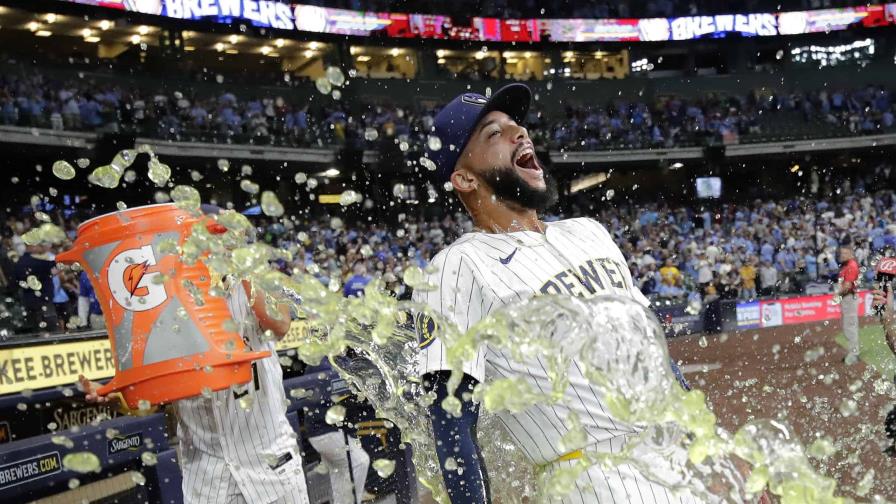 Cerveceros salen de mala racha al vencer 5-4 a Dodgers, que pierden su buen paso