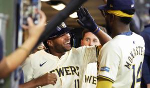 Cerveceros remontan en la octava para vencer 6-4 a los Dodgers