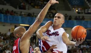 La victoria olímpica de Puerto Rico a EE. UU. en baloncesto, un hito que cumple 20 años