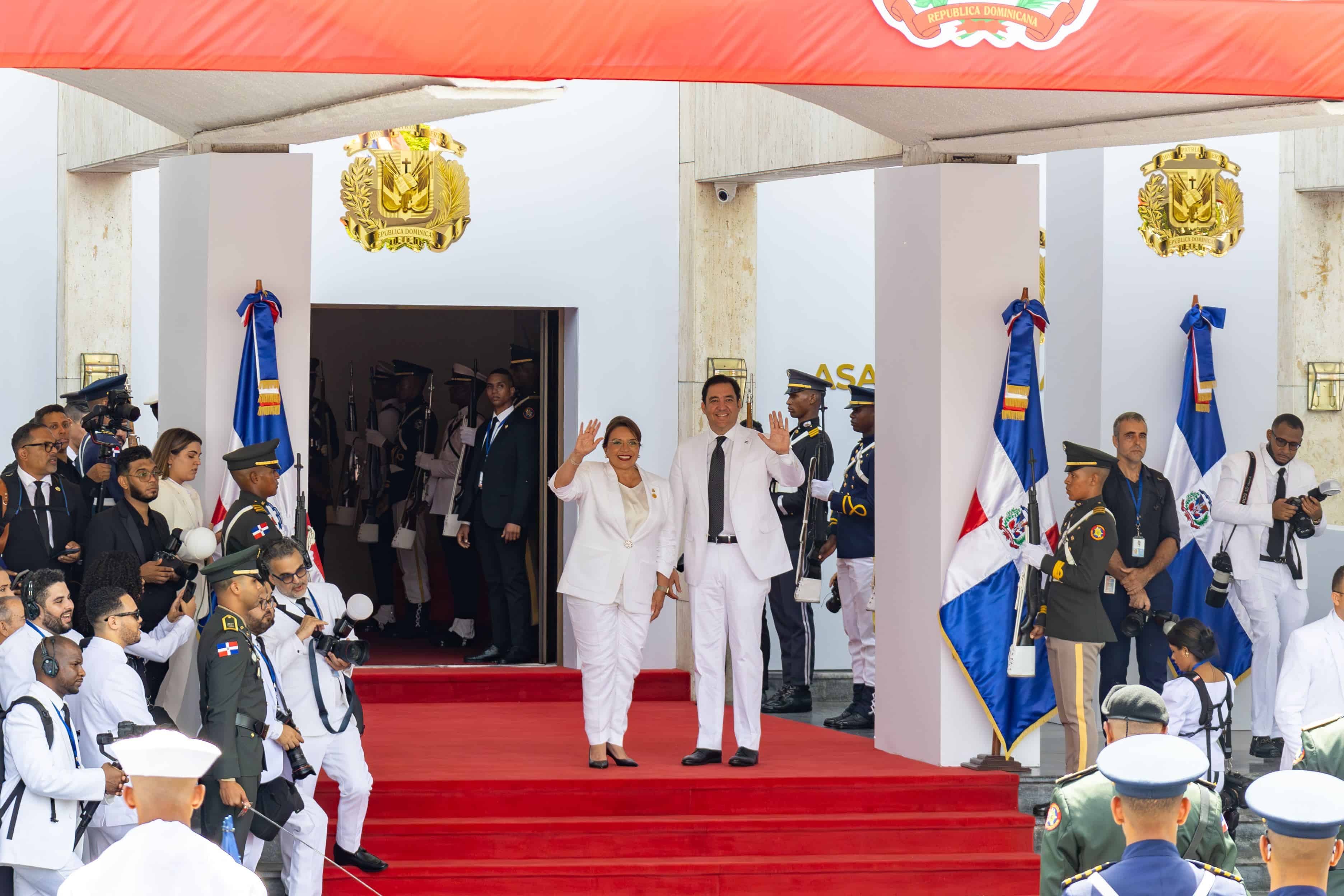 Xiomara Castro, presidenta de la República de Honduras, junto a Héctor Zelaya, Secretario Privado de la Presidenta de Honduras.