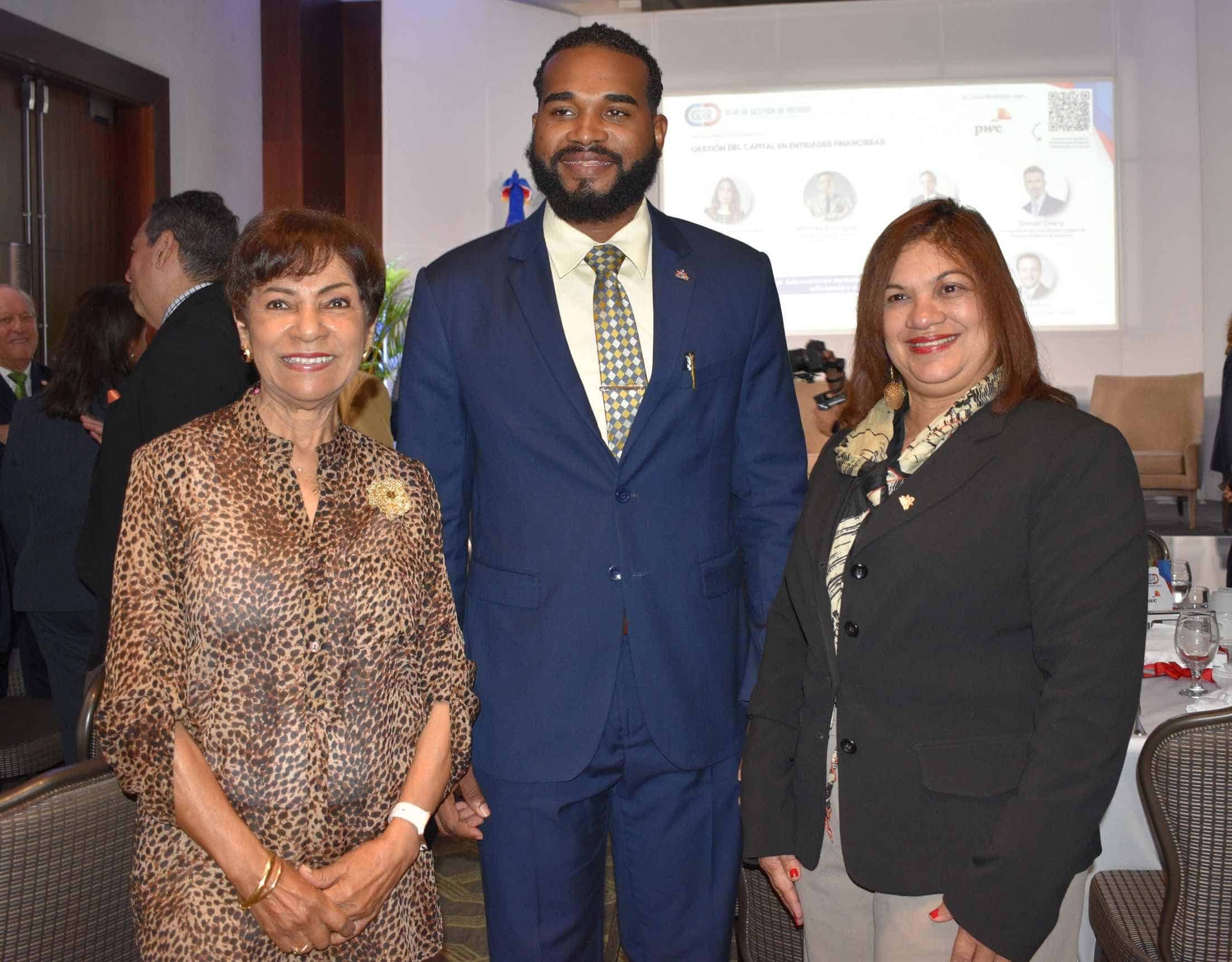 Cristiana de Castro, Gabriel Jiménez y Sonia Adopem.