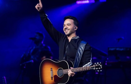 Luis Fonsi participa en la celebraci&oacute;n del mes de la herencia hispana en Disney