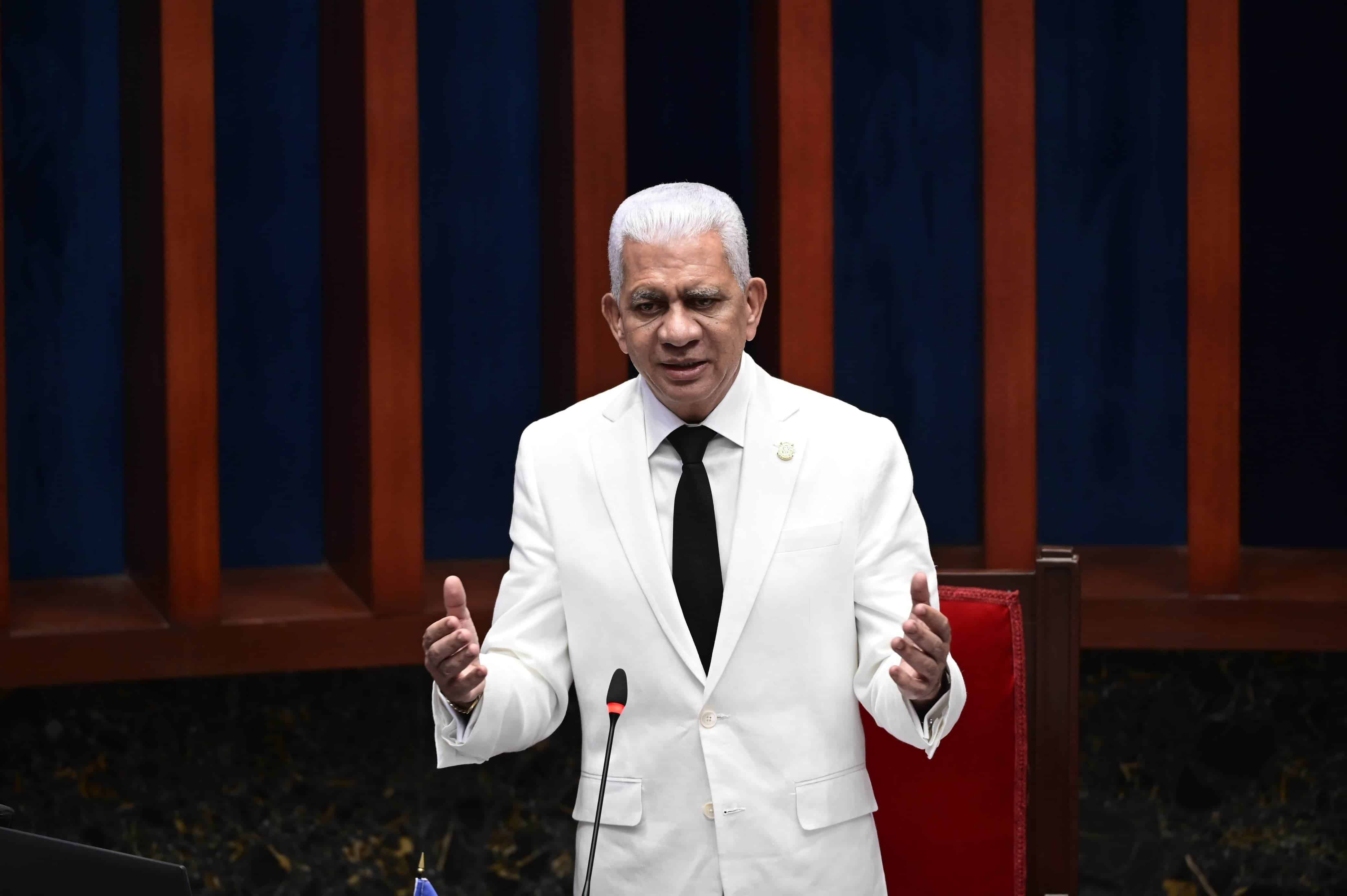 Ricardo de los Santos Polanco se dirige a los senadores y diputados en la instalación de la legislatura para el período 2024-2028.