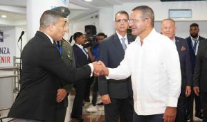 El gobernador de Puerto Rico llega a Santo Domingo para la investidura de Luis Abinader