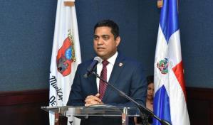 Kelvin Cruz renuncia como alcalde de La Vega tras ser juramentado ministro de Deportes