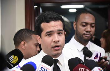 Omar Fernández espera lograr consensos para impulsar leyes; reconoce que es minoría en el Senado