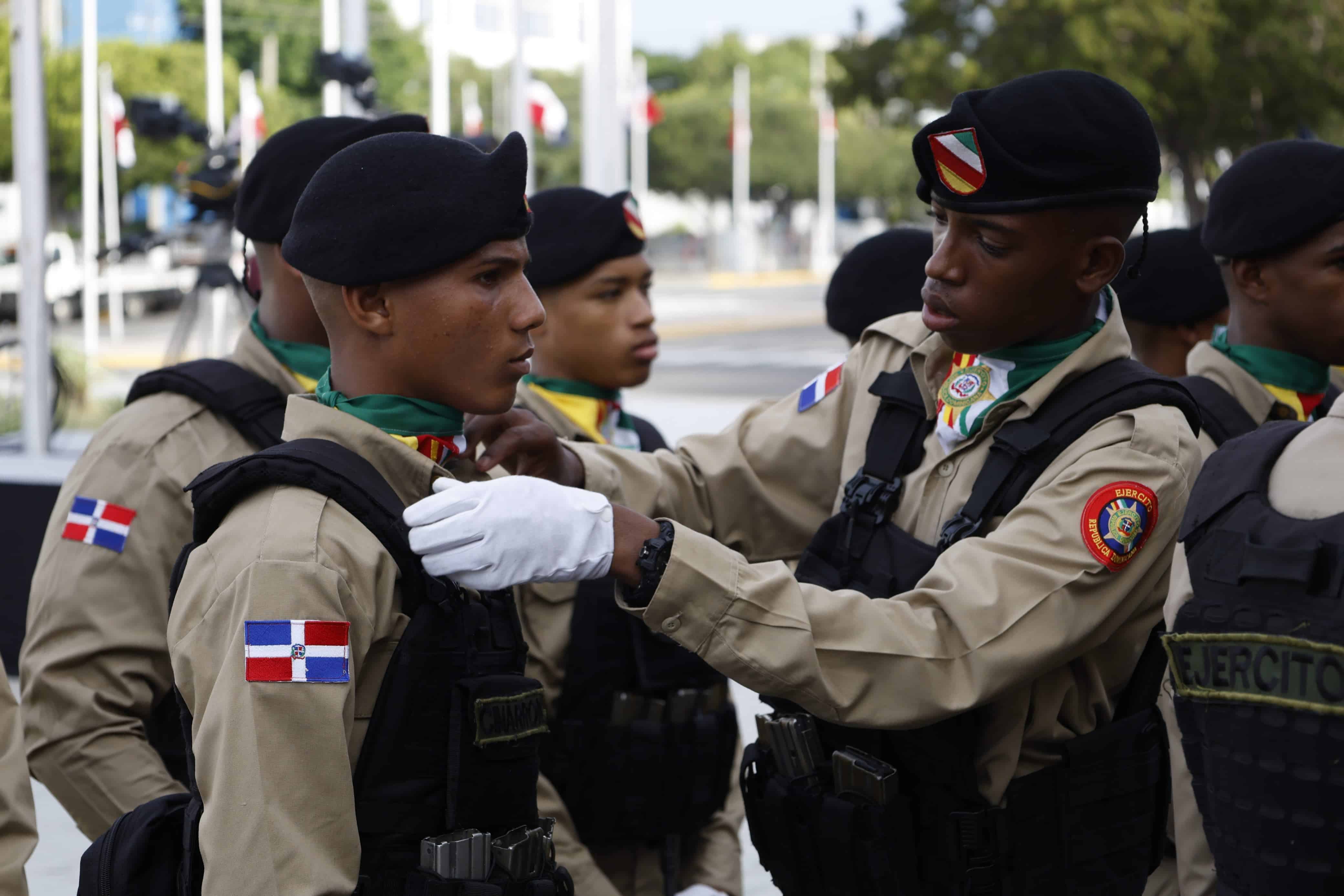 Los representantes del Ejército de la República Dominicana se apostaron desde muy temprano en las inmediaciones del Congreso Nacional.